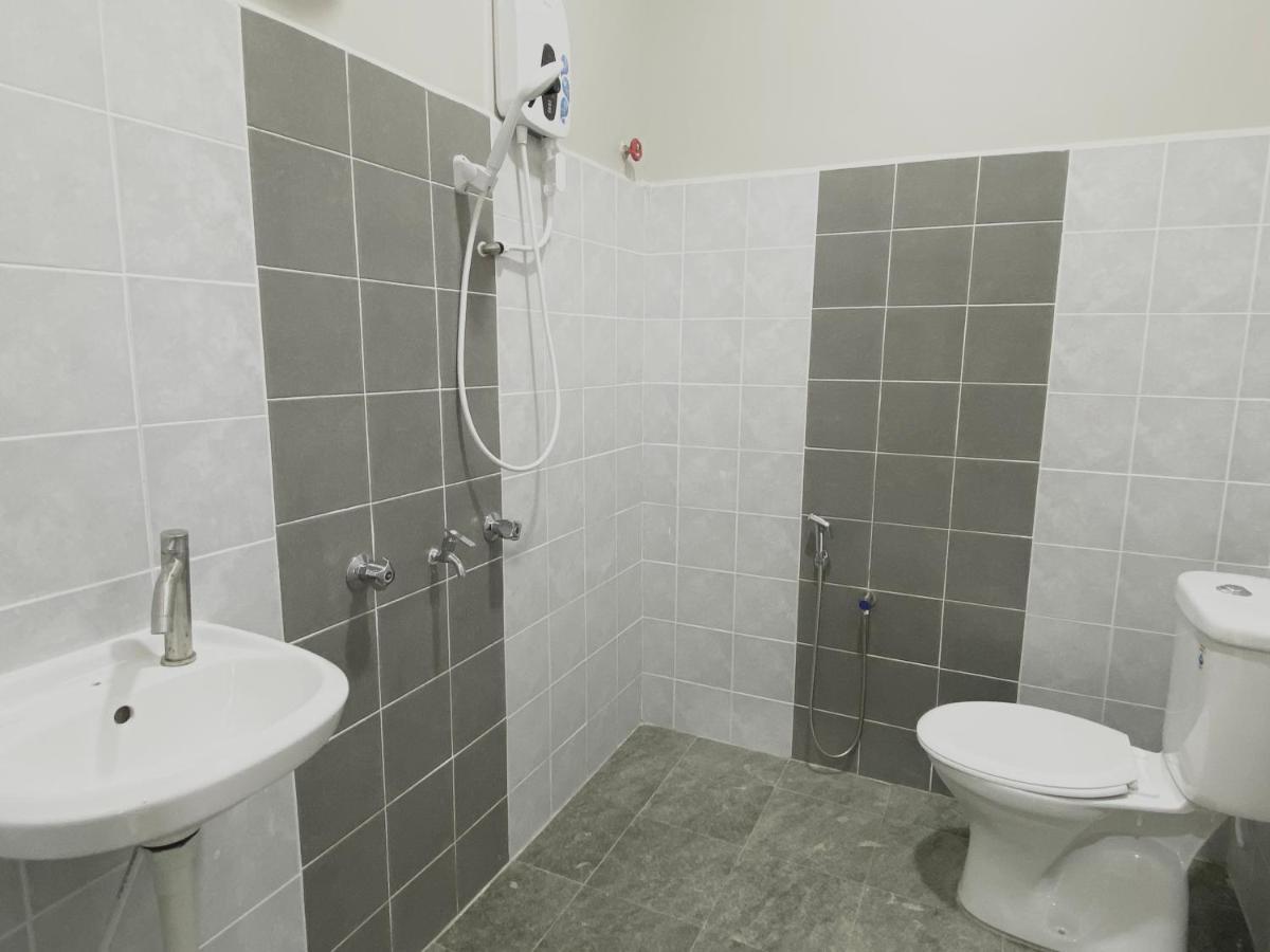 Sasuka Guesthouse Marang Ngoại thất bức ảnh