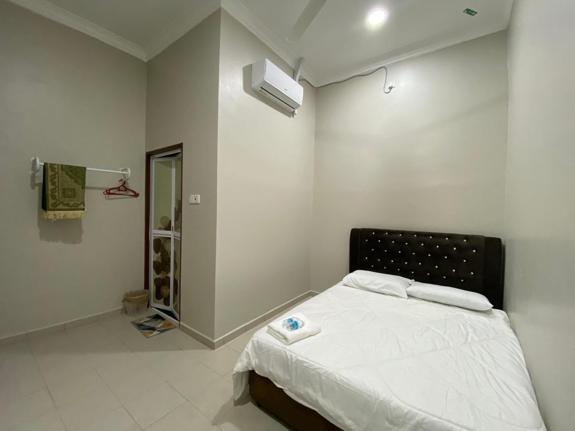 Sasuka Guesthouse Marang Ngoại thất bức ảnh